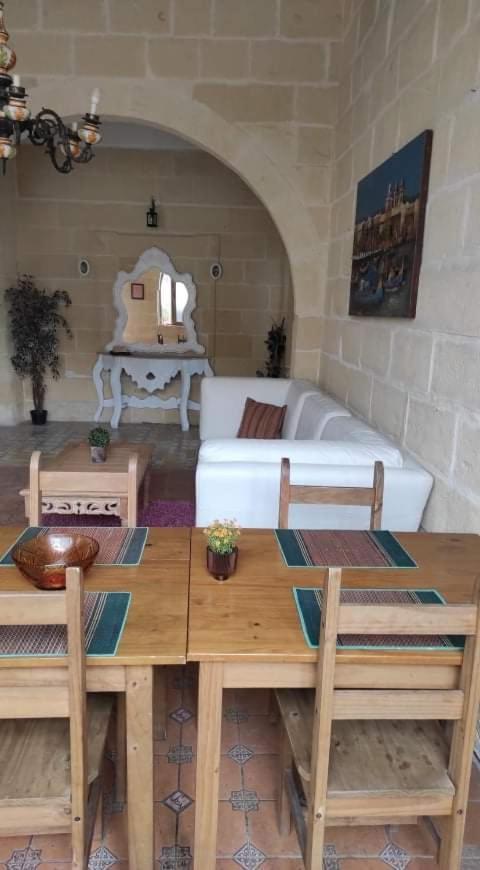 Farmhouse Tal Kaptan Kerċem Dış mekan fotoğraf